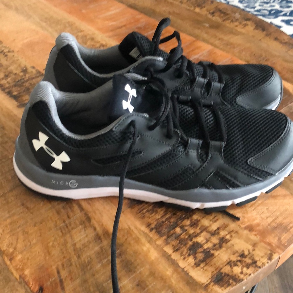 Under Armour micro men size 11.5
